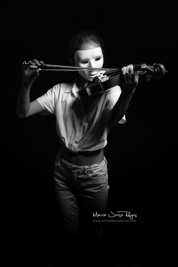 Retrato de Estudio - La Violinista